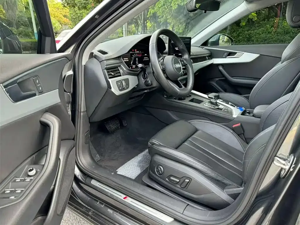Audi A4L 2022 из CN, фото 9