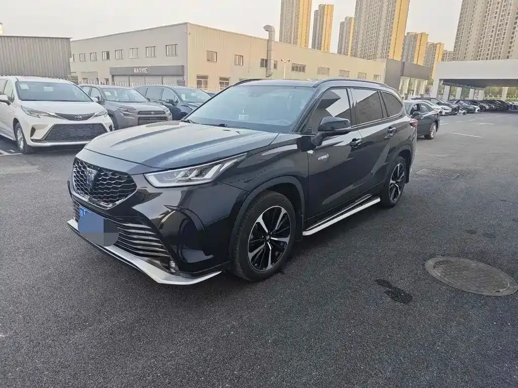 Toyota Crown Kluger 2021 из CN, фото 1