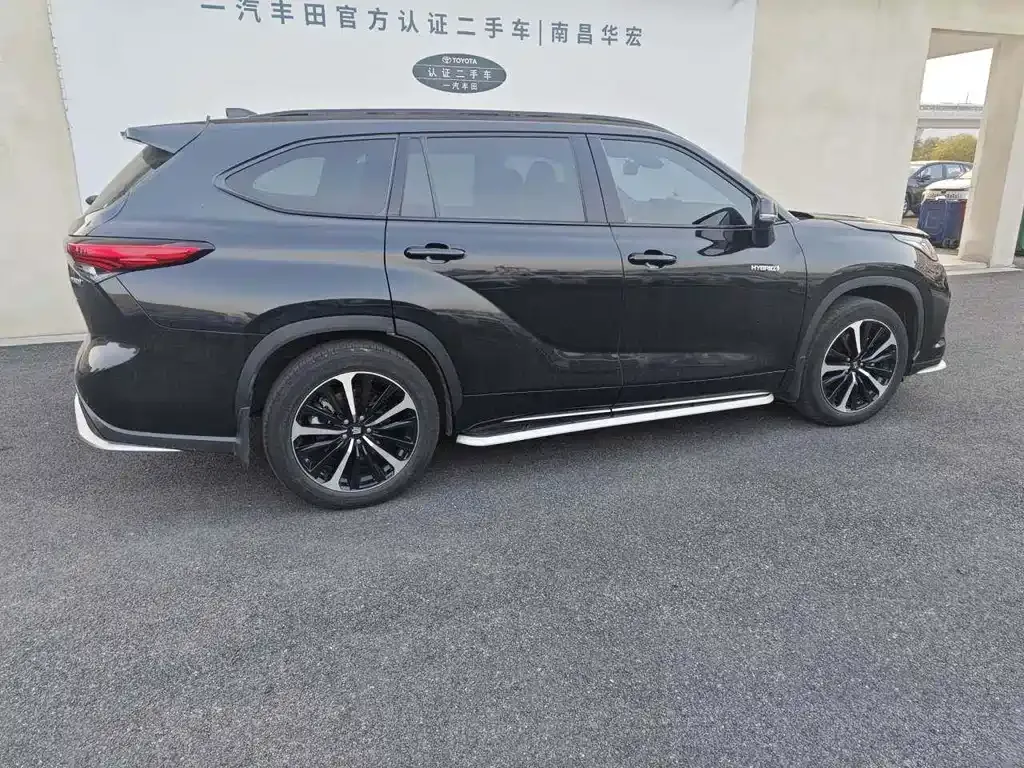 Toyota Crown Kluger 2021 из CN, фото 7