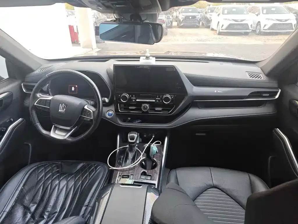 Toyota Crown Kluger 2021 из CN, фото 4