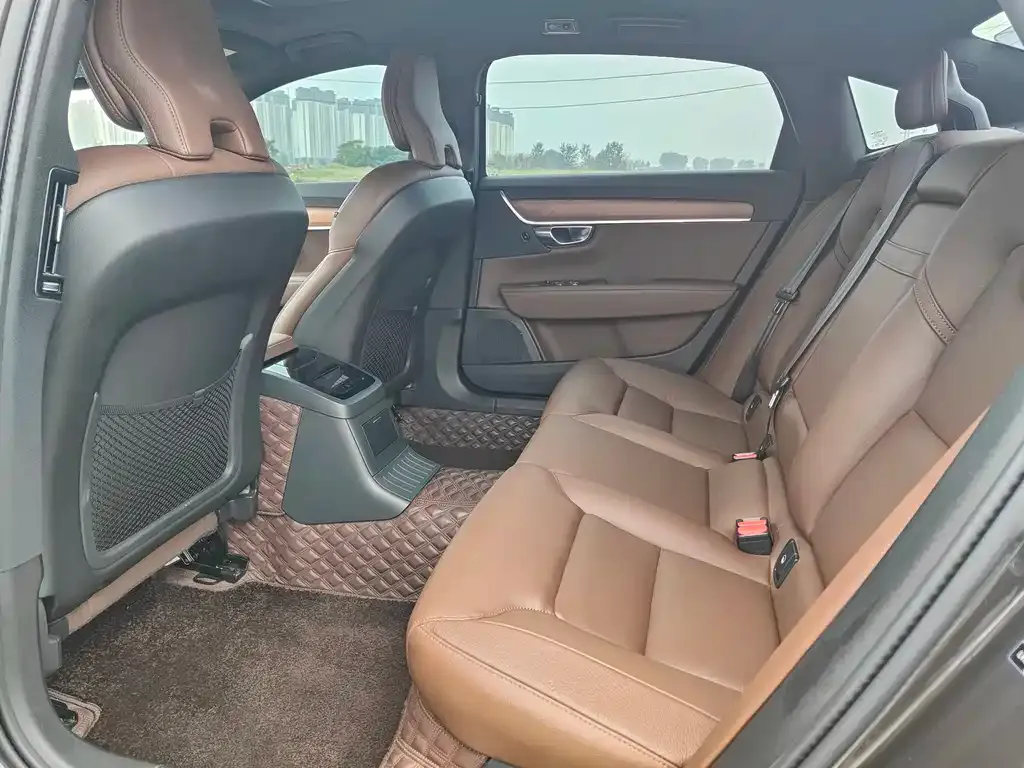 Volvo S90 PHEV 2021 из CN, фото 6