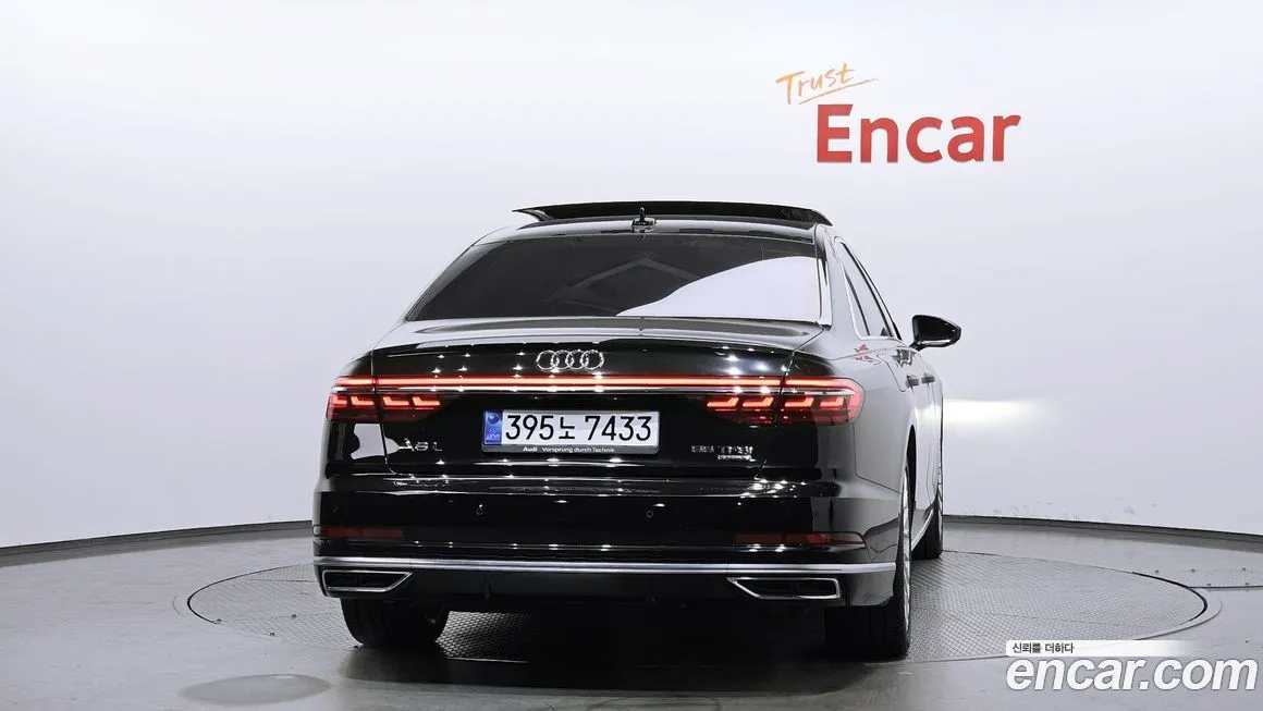 Audi A8 — фото 2