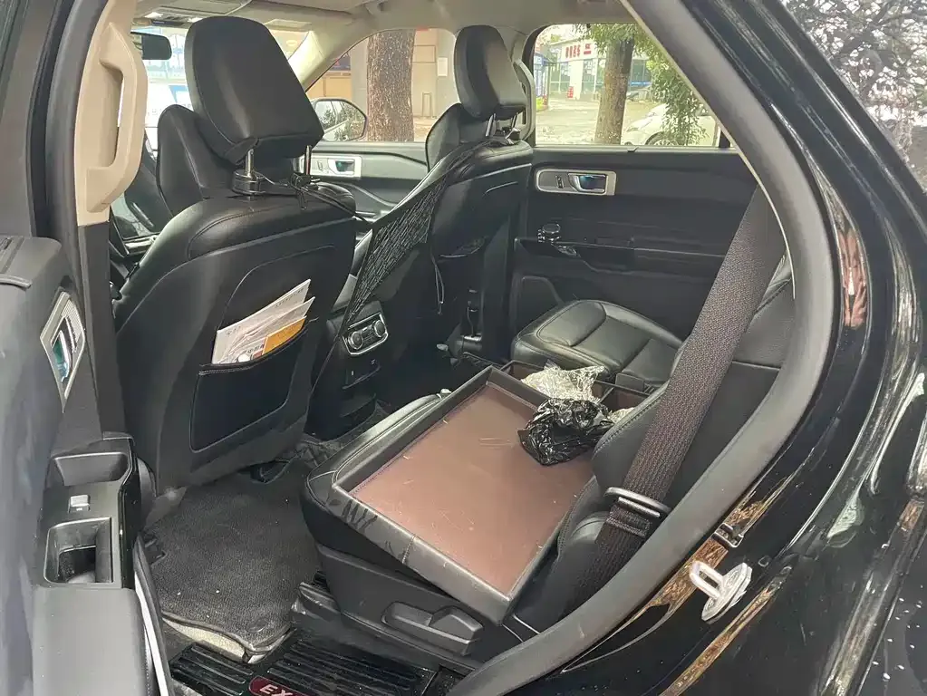 Ford Explorer 2022 из CN, фото 2