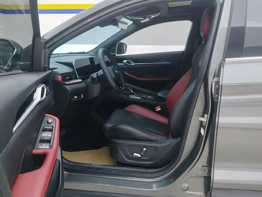 Geely Binyue 2023 из CN, фото 2
