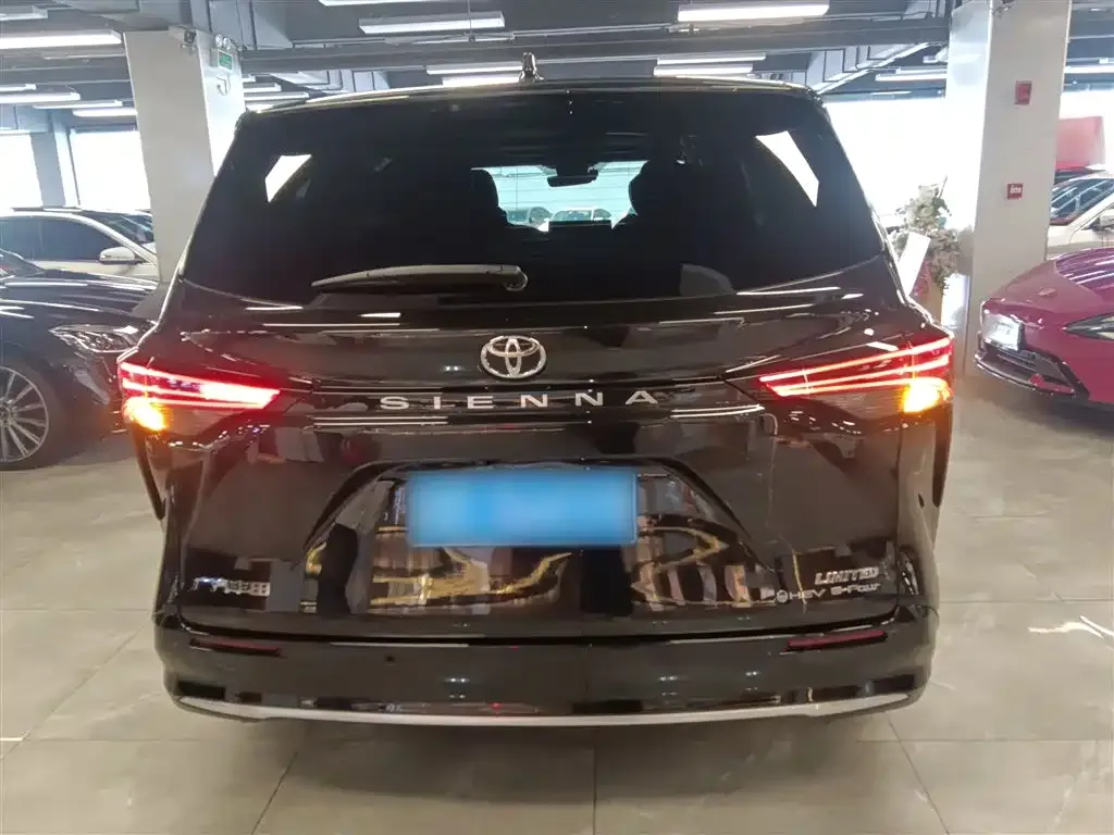 Toyota Sienna 2025 из CN, фото 5