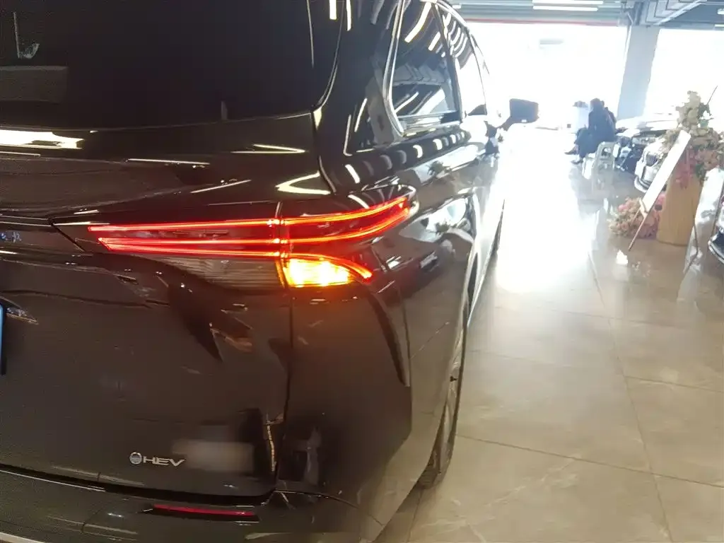 Toyota Sienna 2025 из CN, фото 4