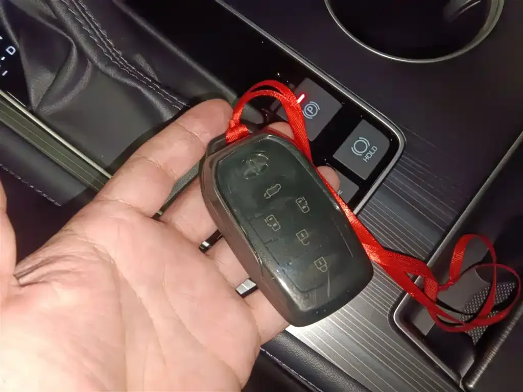 Toyota Sienna 2025 из CN, фото 2