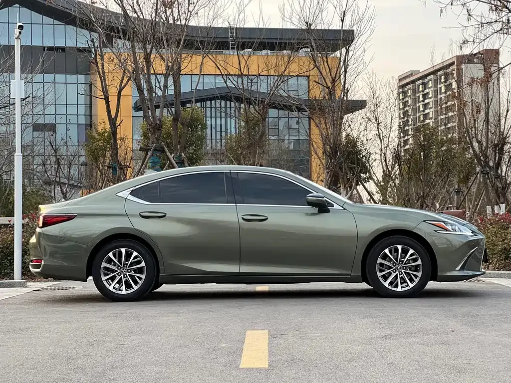 Lexus ES 2022 из CN, фото 4