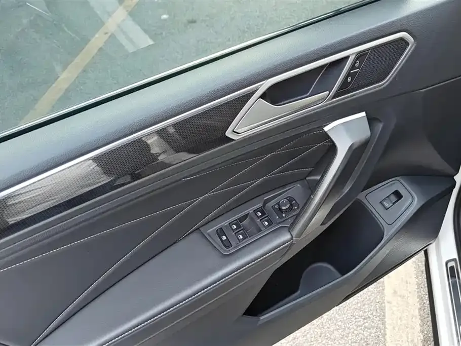 Volkswagen Tiguan L 2022 из CN, фото 7