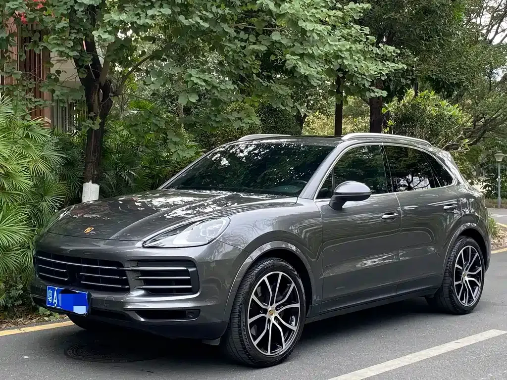 Porsche Cayenne — фото 1