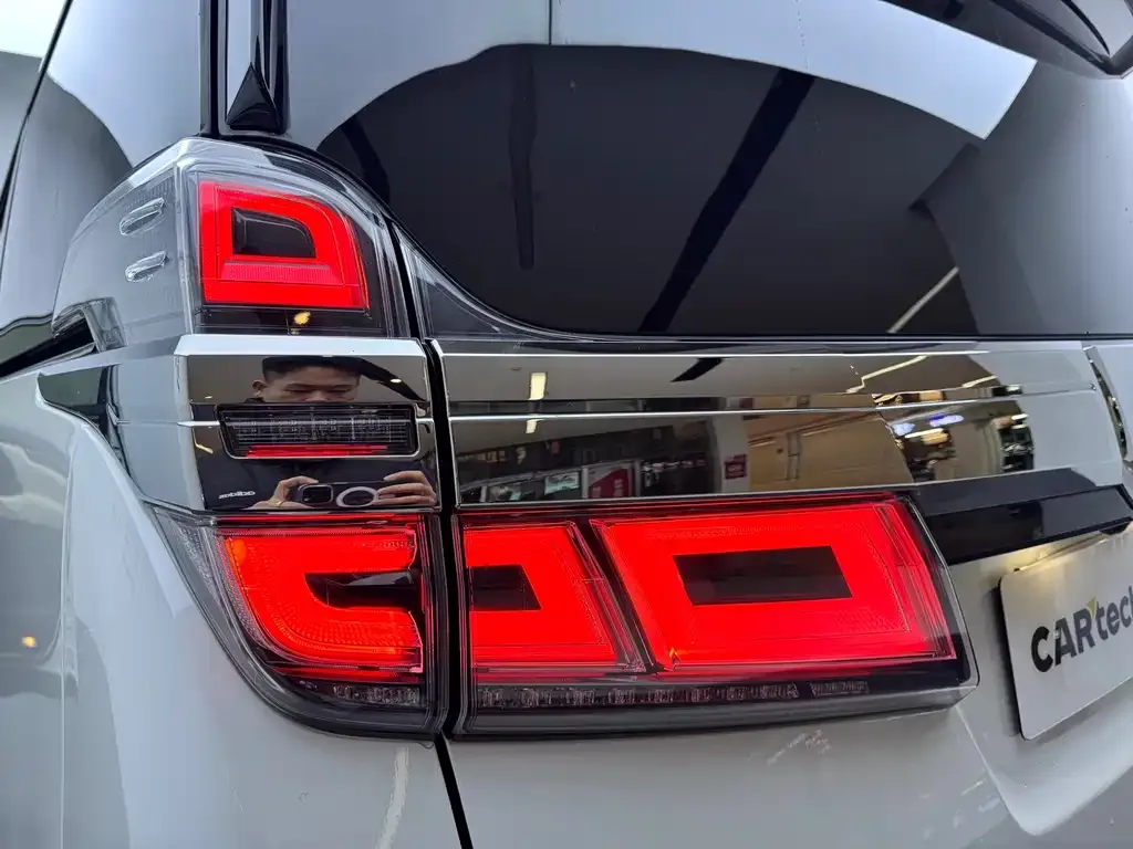 Toyota Vellfire 2021 из CN, фото 8