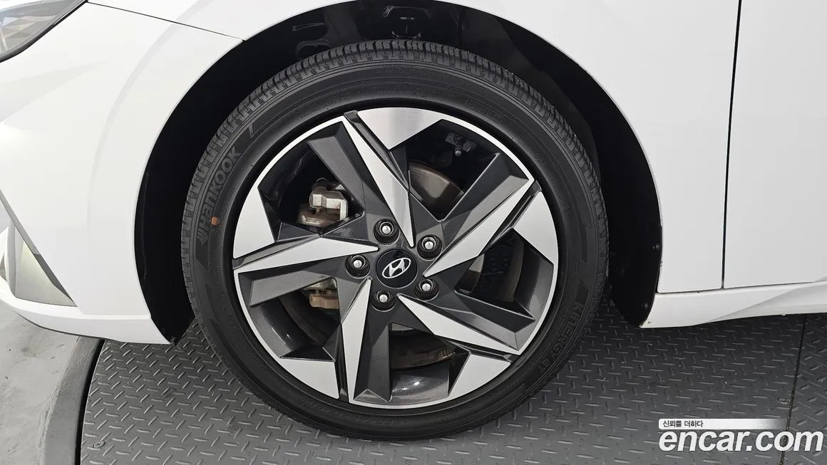 Hyundai AVANTE — фото 4