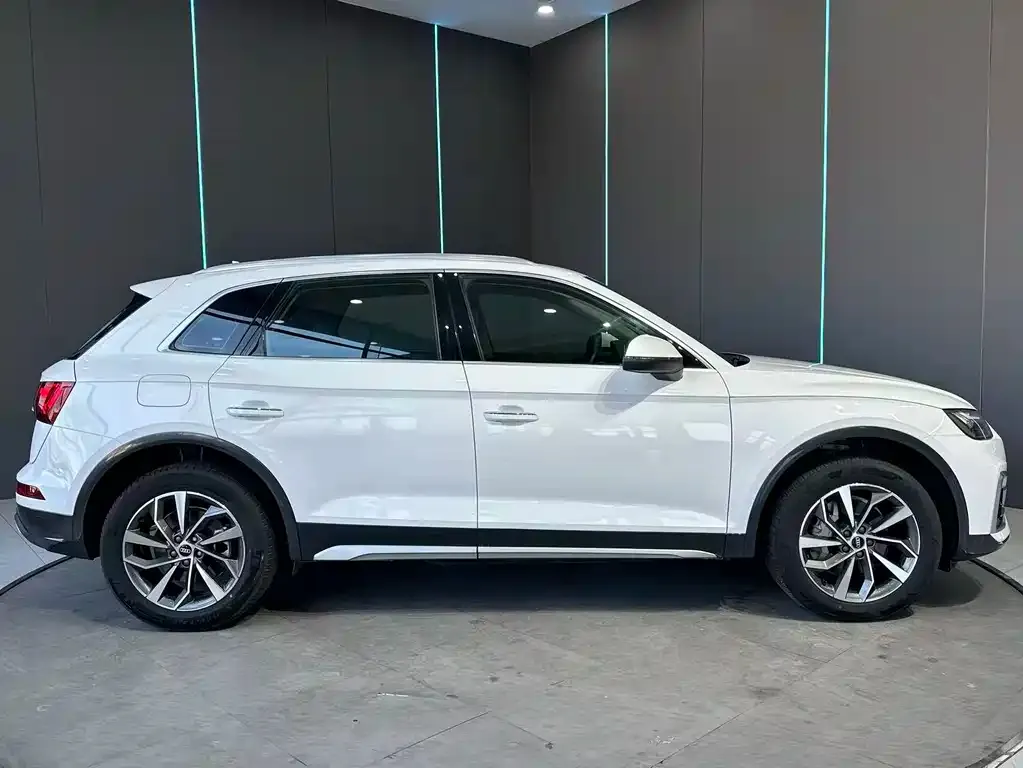 Audi Q5L 2024 из CN, фото 5