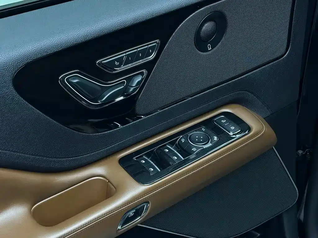 Lincoln Aviator 2021 из CN, фото 8
