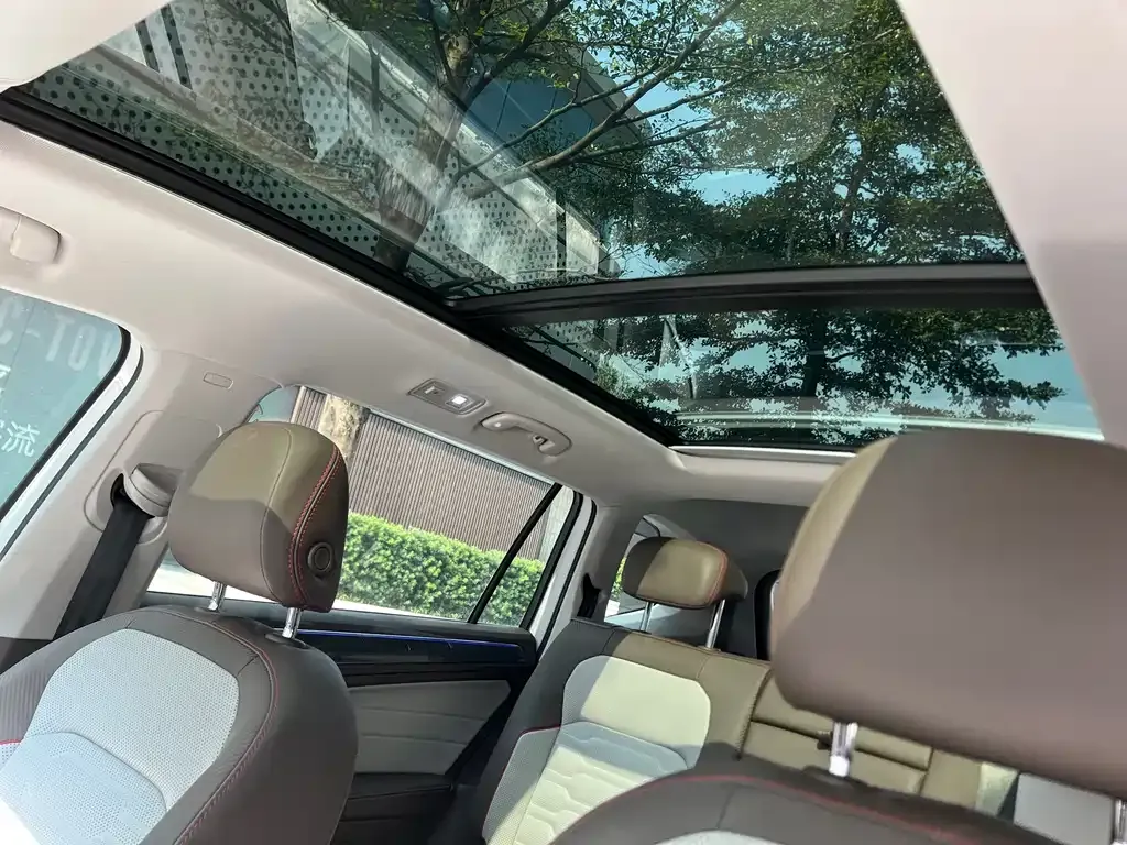 Volkswagen Tiguan L 2023 из CN, фото 4