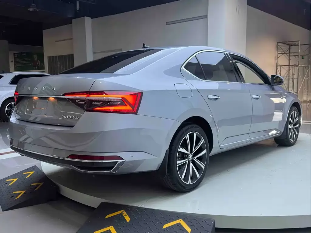 Skoda Superb 2022 из CN, фото 8