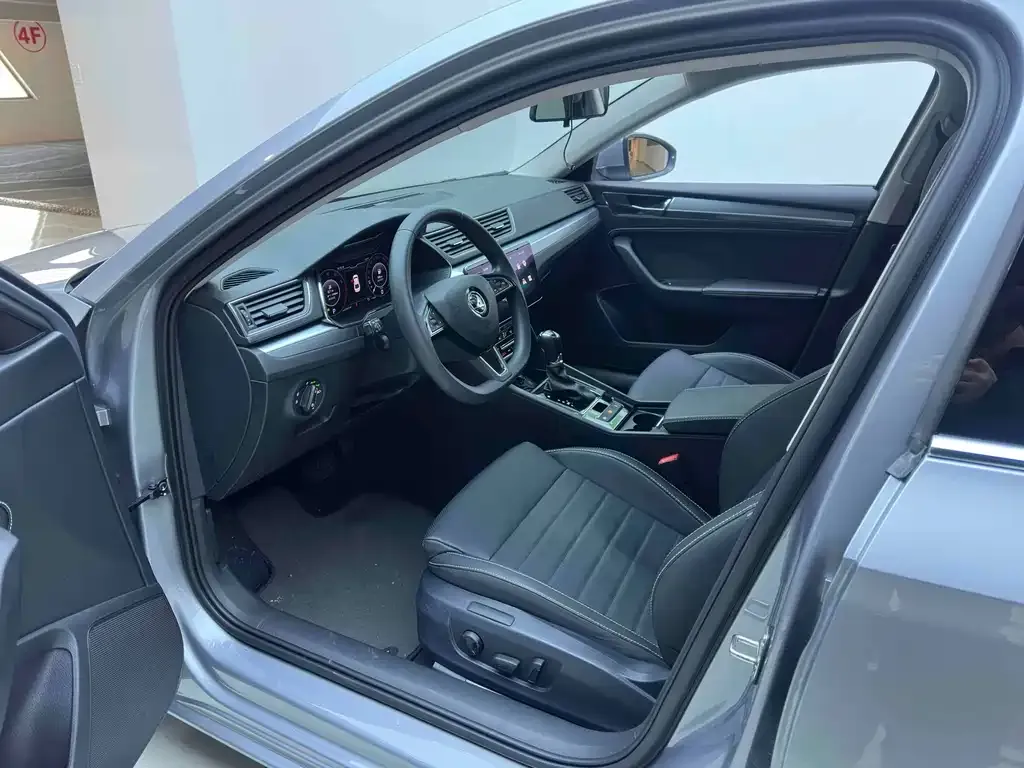 Skoda Superb 2022 из CN, фото 9