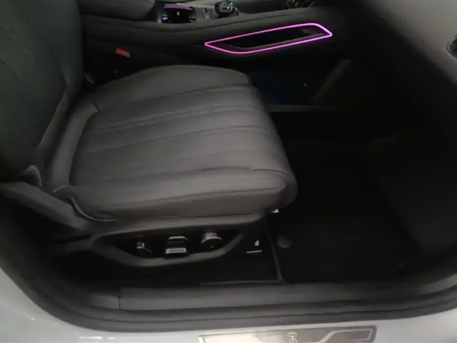 BYD L EV 2025 из CN, фото 6