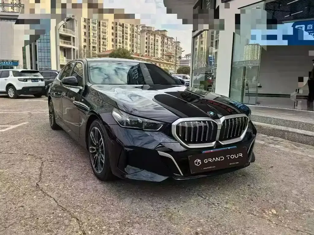 BMW 5 Series 2025 из CN, фото 1