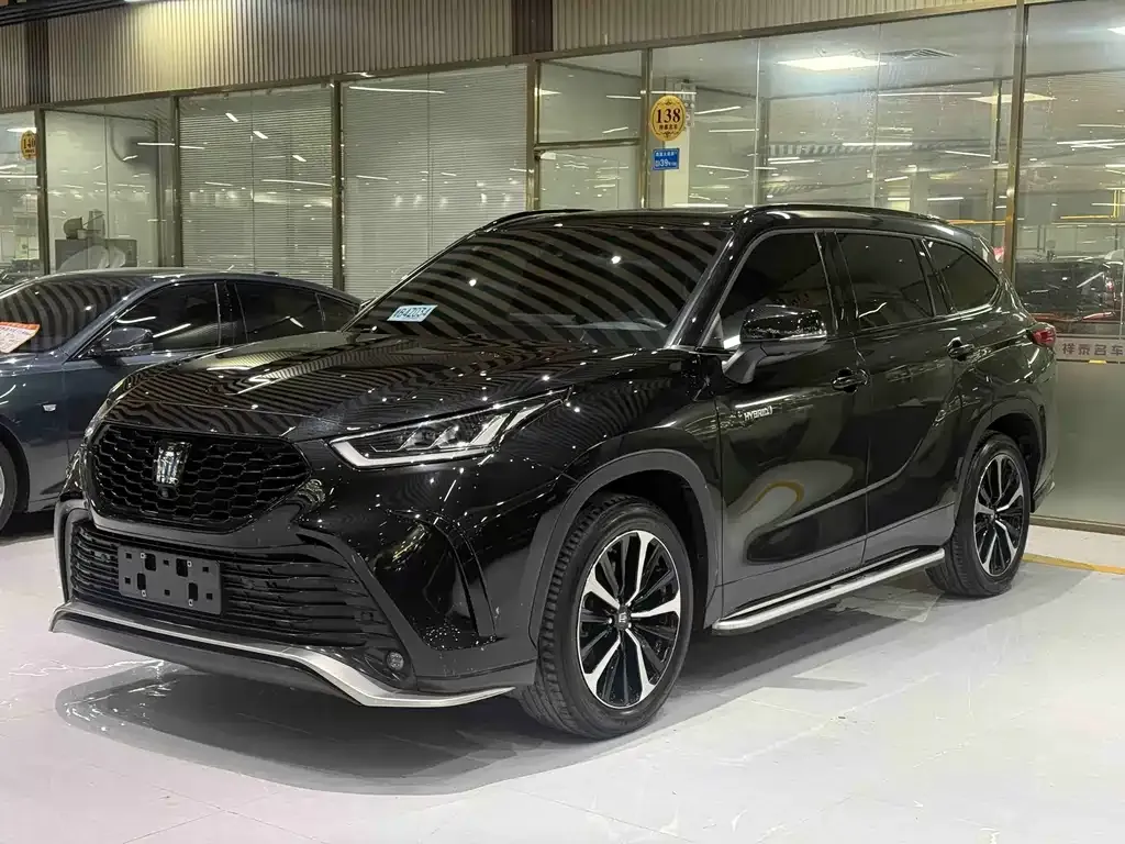 Toyota Crown Kluger 2021 из CN, фото 1