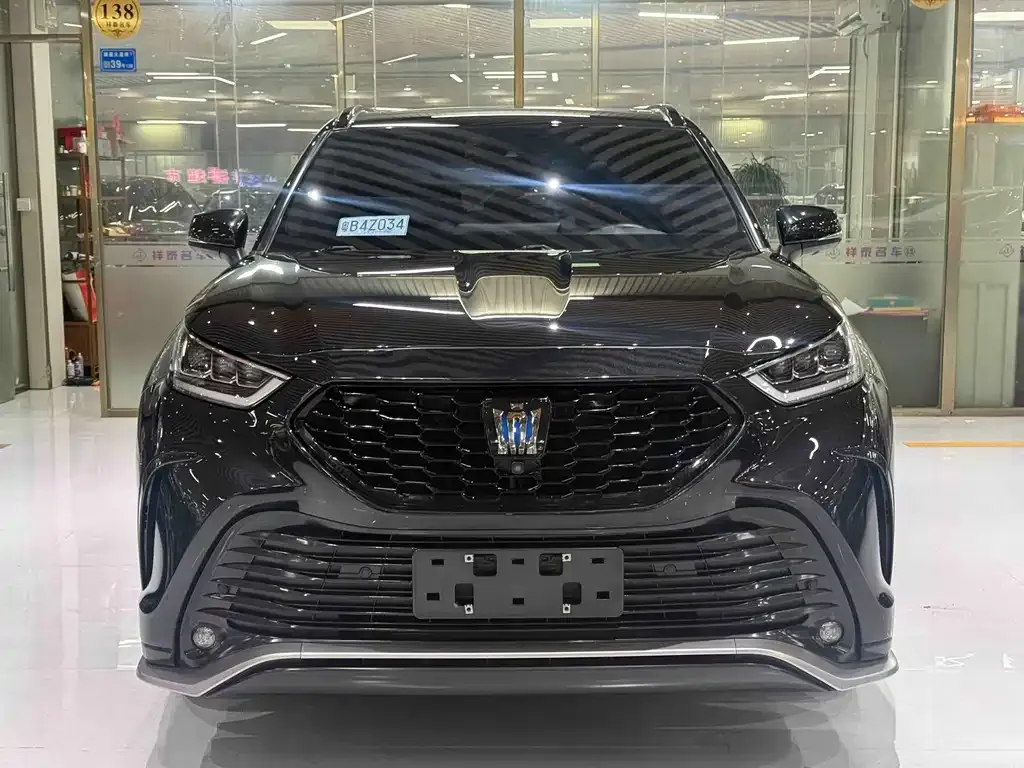 Toyota Crown Kluger 2021 из CN, фото 9