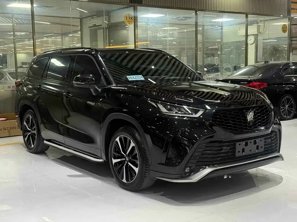 Toyota Crown Kluger 2021 из CN, фото 8
