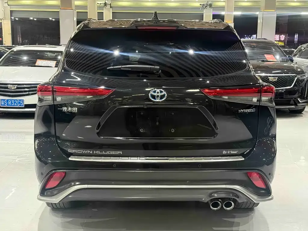 Toyota Crown Kluger 2021 из CN, фото 4