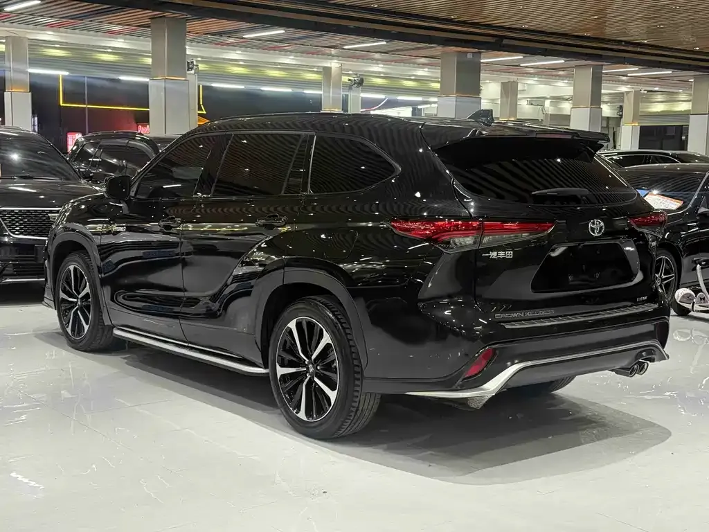 Toyota Crown Kluger 2021 из CN, фото 10