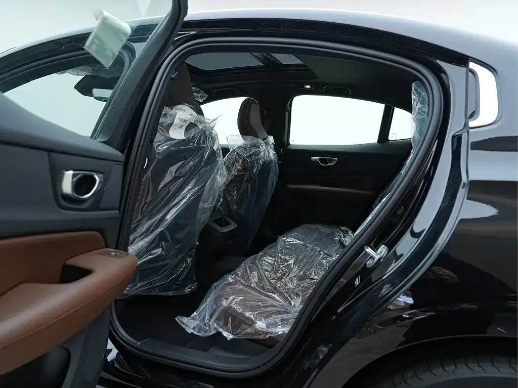 Volvo S60 2026 из CN, фото 3