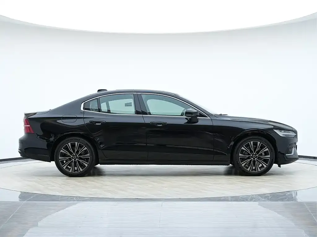 Volvo S60 2026 из CN, фото 2