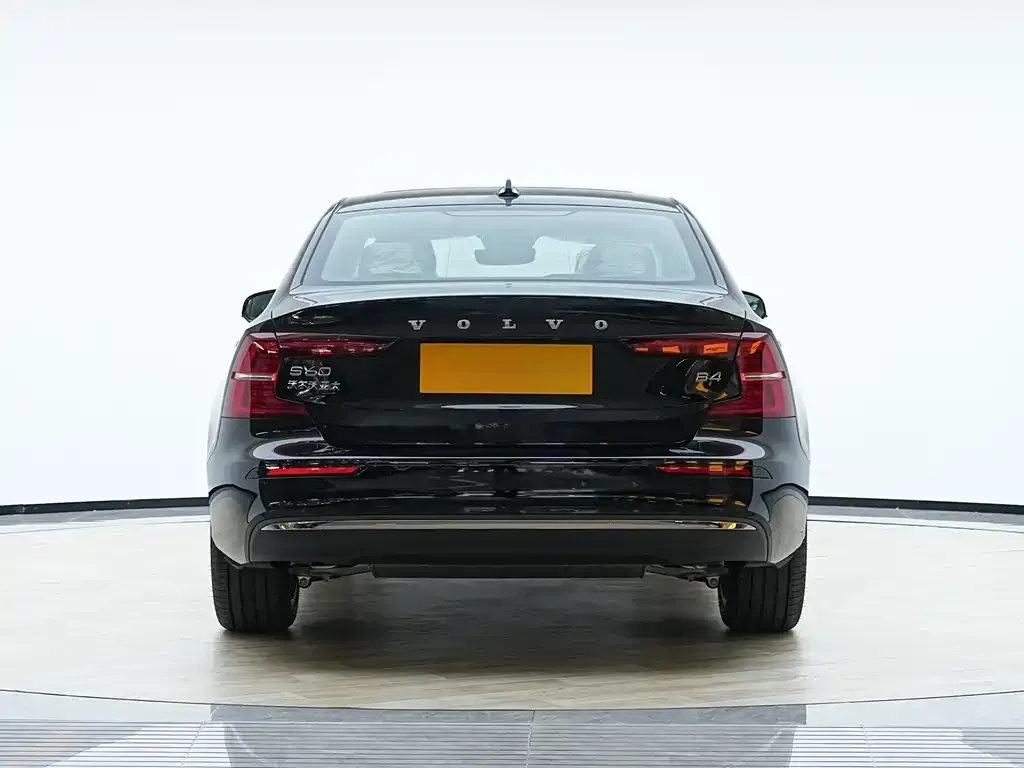 Volvo S60 2026 из CN, фото 4