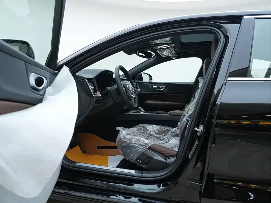 Volvo S60 2026 из CN, фото 10