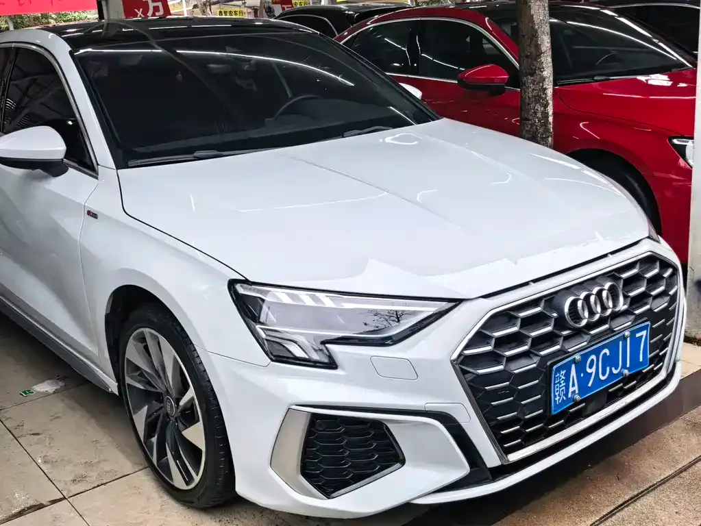 Audi A3 2023 из CN, фото 1