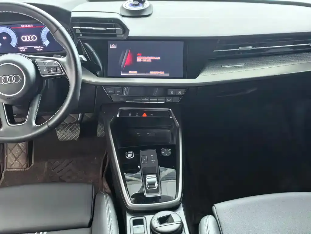 Audi A3 2023 из CN, фото 4
