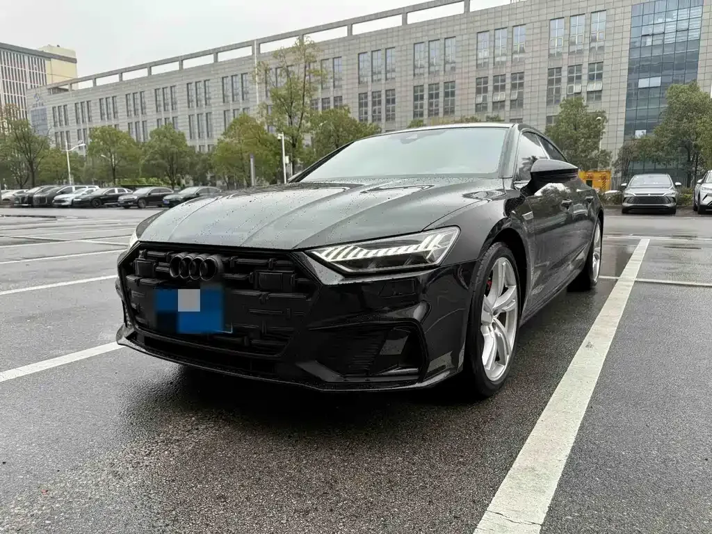 Audi A7L 2023 из CN, фото 1