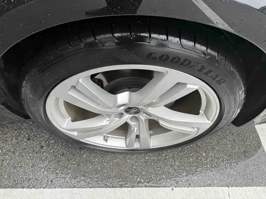 Audi A7L 2023 из CN, фото 8