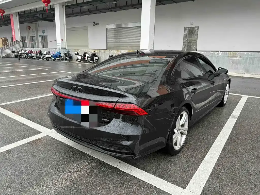 Audi A7L 2023 из CN, фото 9