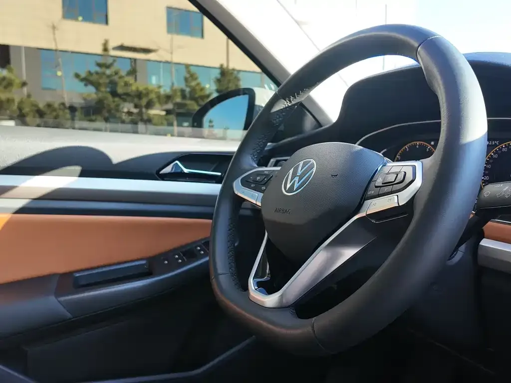 Volkswagen Bora 2022 из CN, фото 2