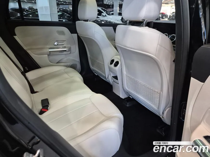 Mercedes-Benz EQA — фото 10