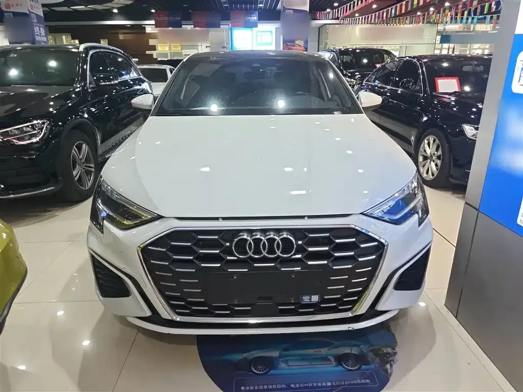 Audi A3 2023 из CN, фото 7