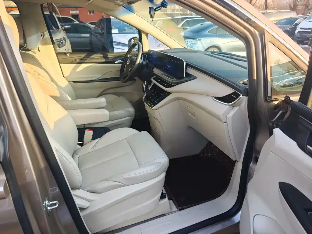 Buick GL8 2024 из CN, фото 2