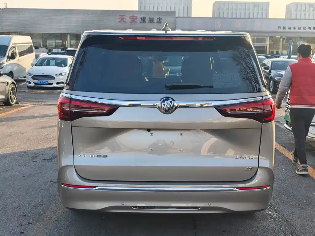 Buick GL8 2024 из CN, фото 8