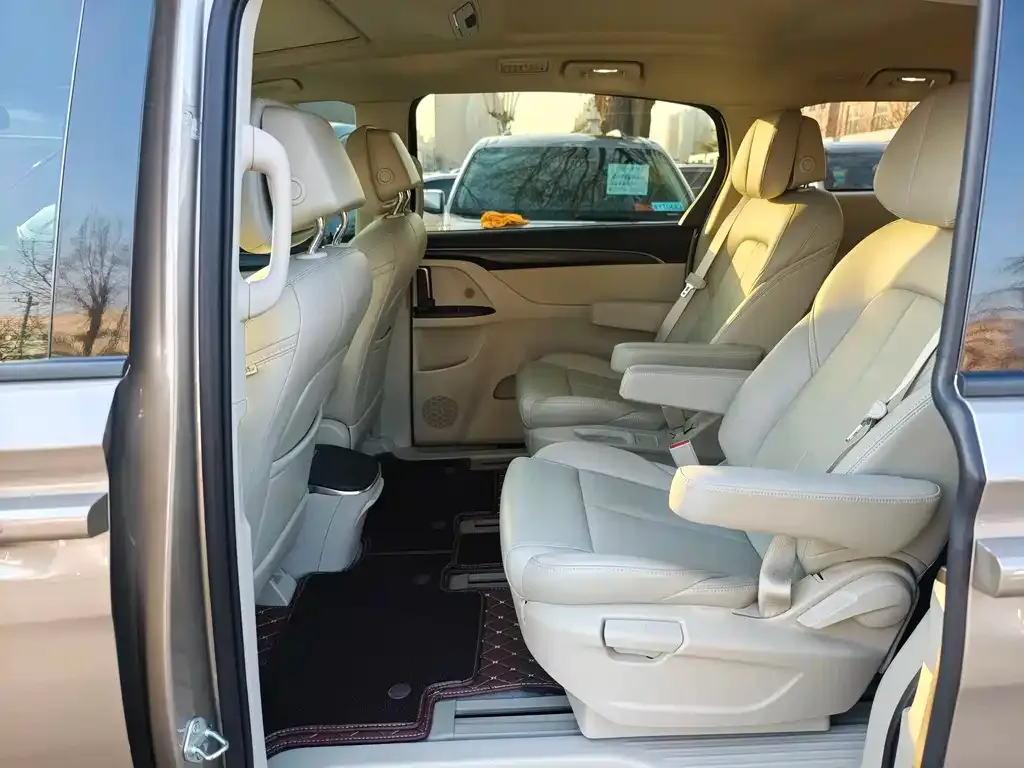 Buick GL8 2024 из CN, фото 10