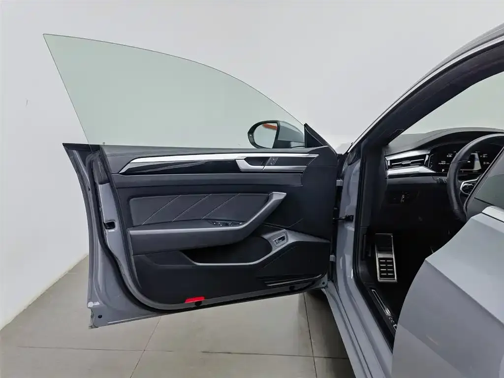 Volkswagen CC 2022 из CN, фото 5