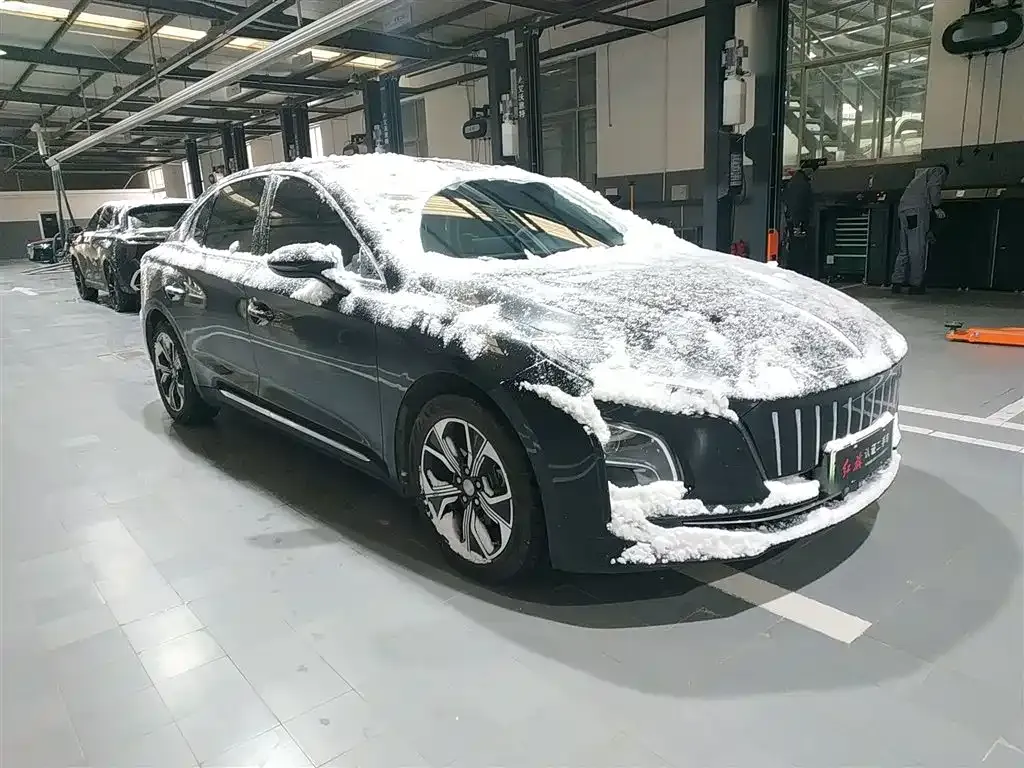 Hongqi E-QM5 2024 из CN, фото 4