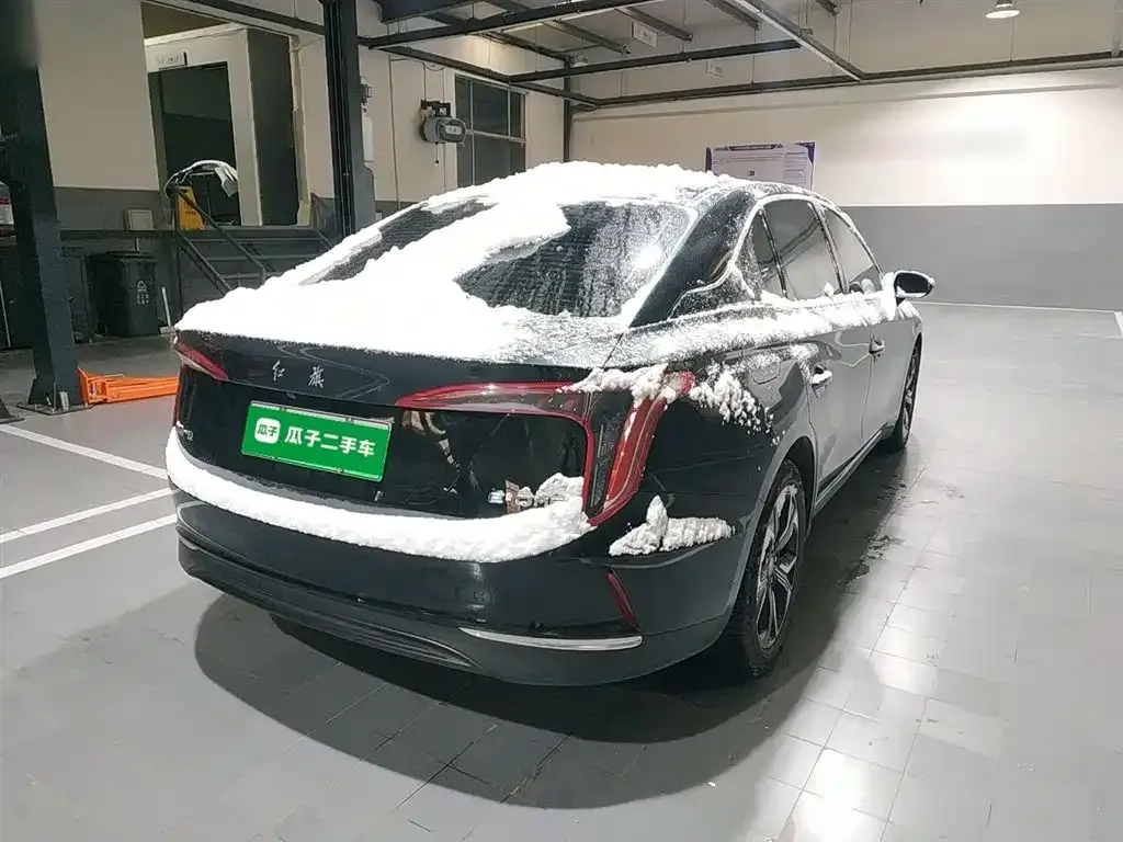 Hongqi E-QM5 2024 из CN, фото 7