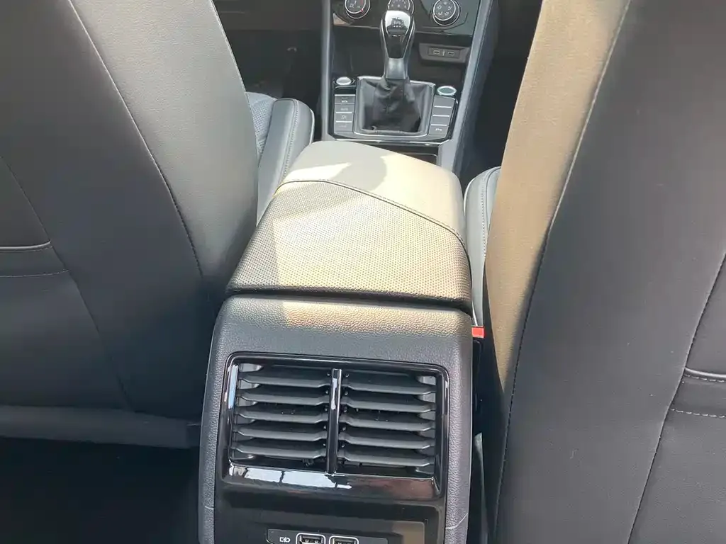 Volkswagen Sagitar 2023 из CN, фото 2