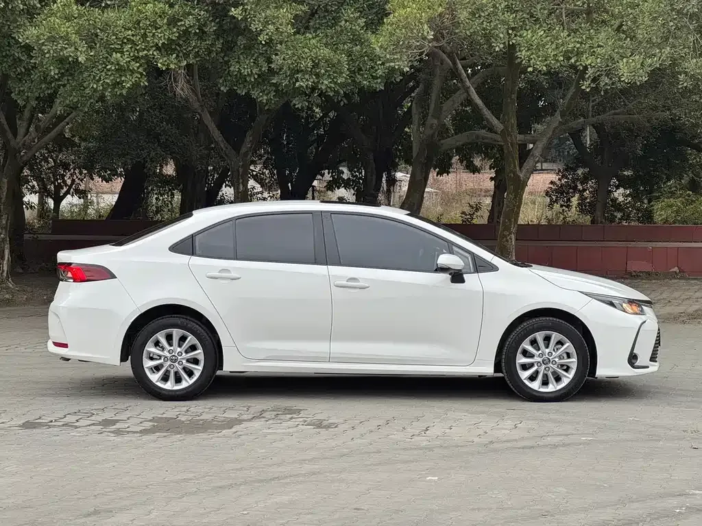 Toyota Corolla 2021 из CN, фото 10