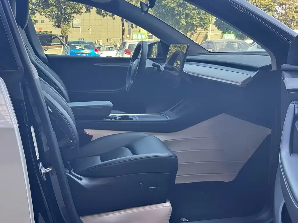 Tesla Model Y 2023 из CN, фото 7