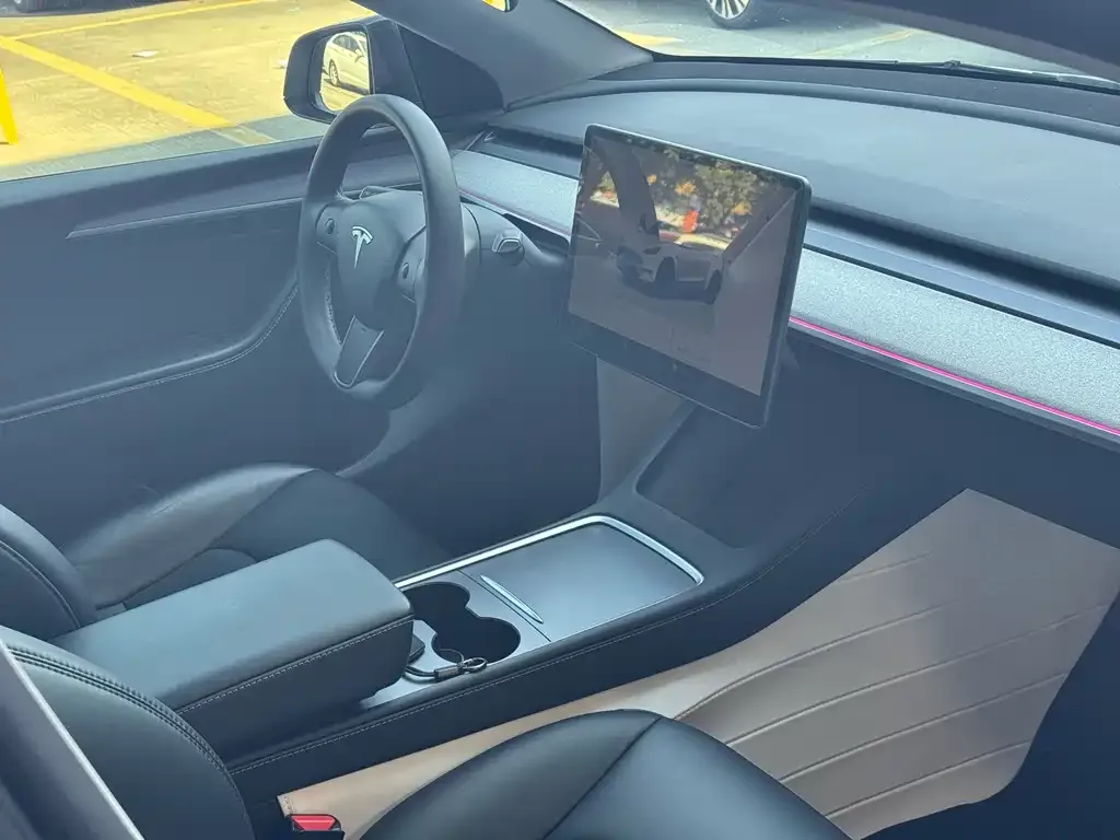 Tesla Model Y 2023 из CN, фото 2